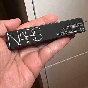 New,NARS POWERMATTE LIPSTICK color THUNDER KISS 115,brand new never used.
